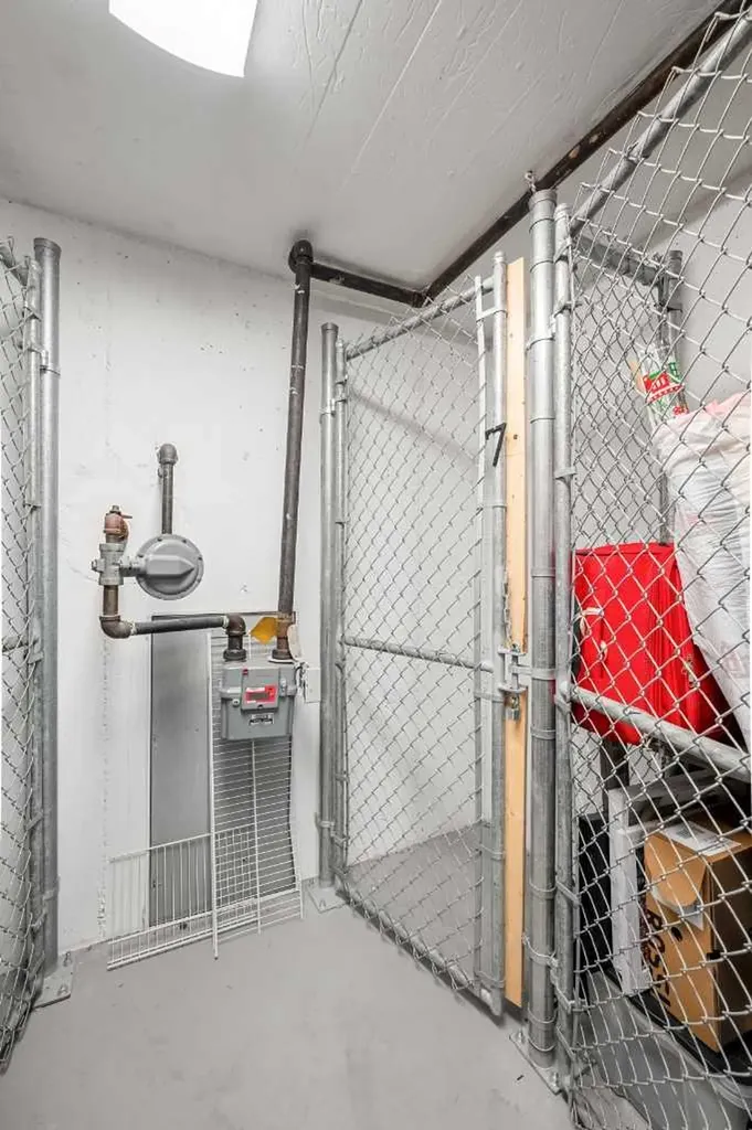 2110 15 Street SW Calgary AB T2T 3Y8