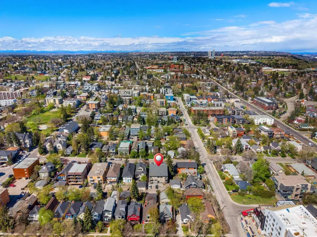 2110 15 Street SW Calgary AB T2T 3Y8