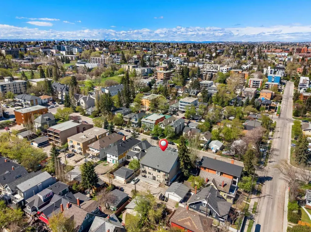 2110 15 Street SW Calgary AB T2T 3Y8
