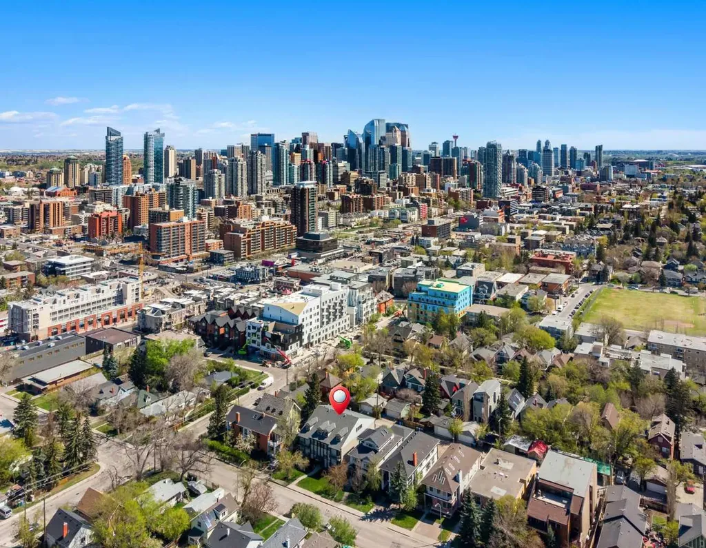 2110 15 Street SW Calgary AB T2T 3Y8