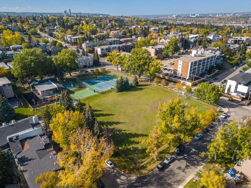 2110 15 Street SW Calgary AB T2T 3Y8