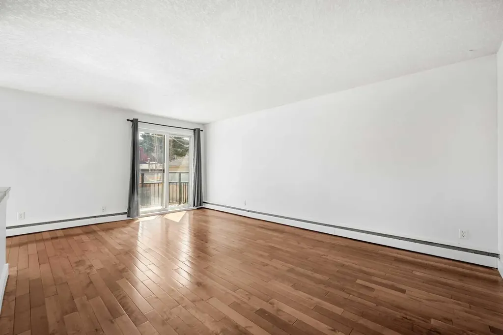 2110 15 Street SW Calgary AB T2T 3Y8