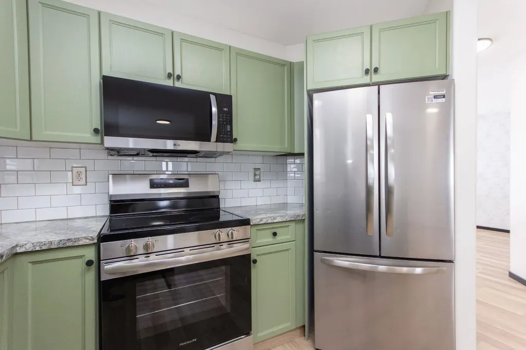 16 Johnson Close Penhold AB T0M 0R1