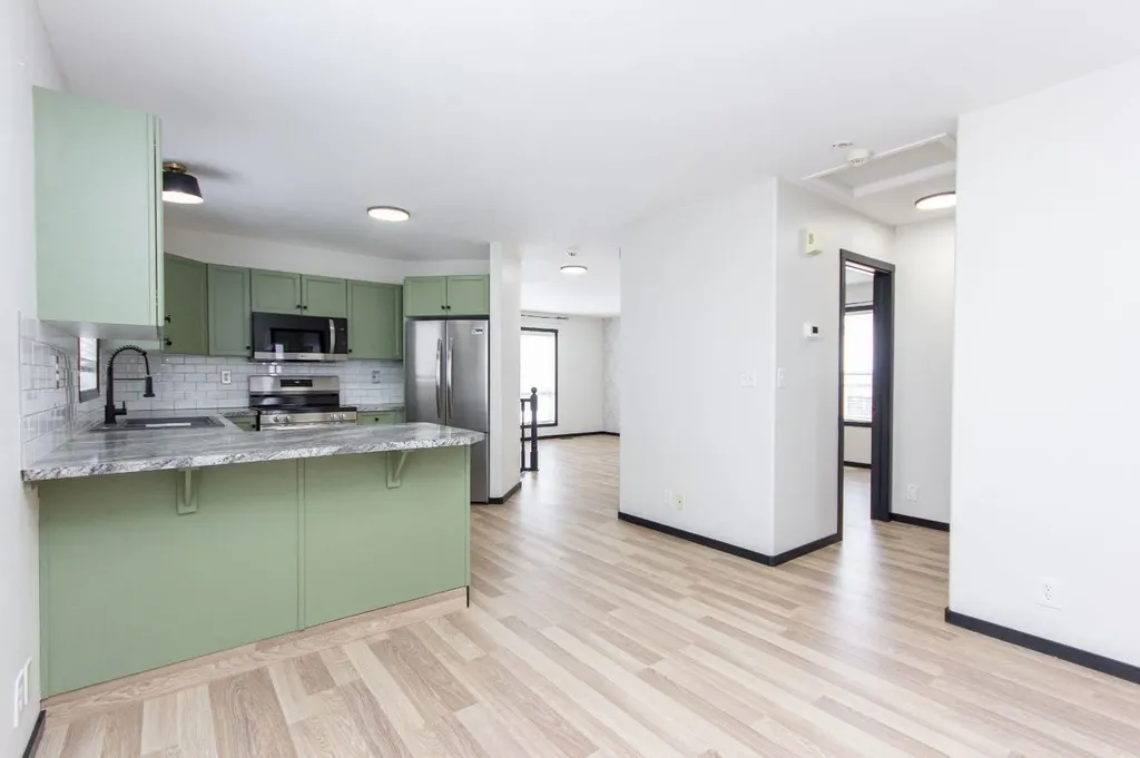 16 Johnson Close Penhold AB T0M 0R1