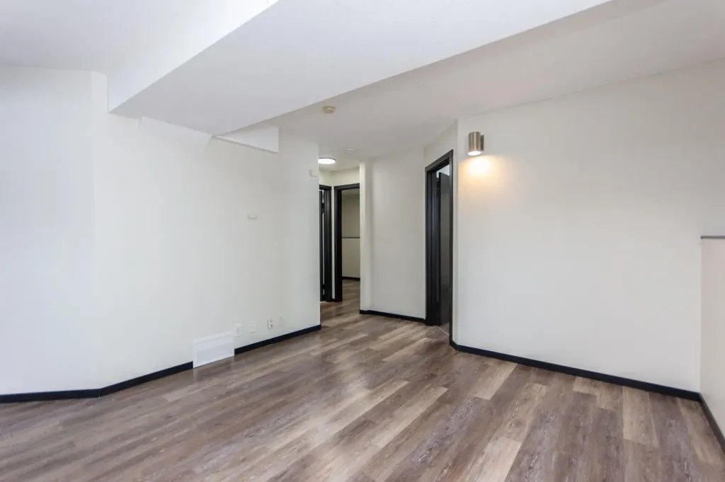 16 Johnson Close Penhold AB T0M 0R1