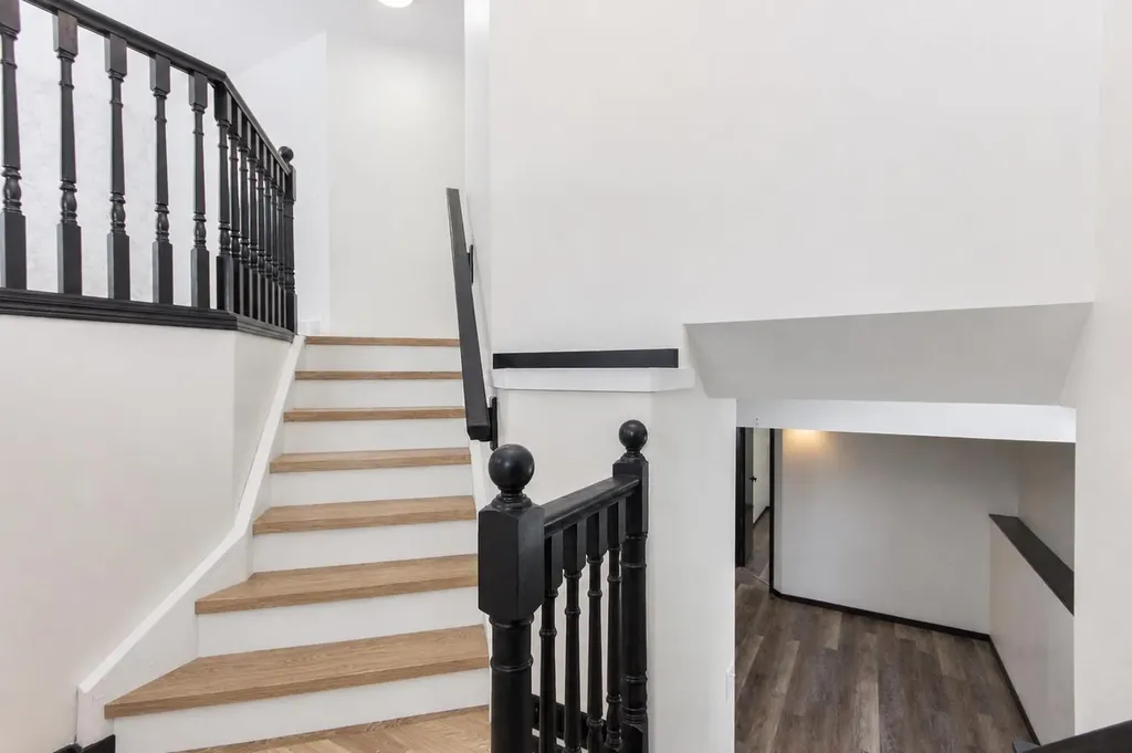 16 Johnson Close Penhold AB T0M 0R1