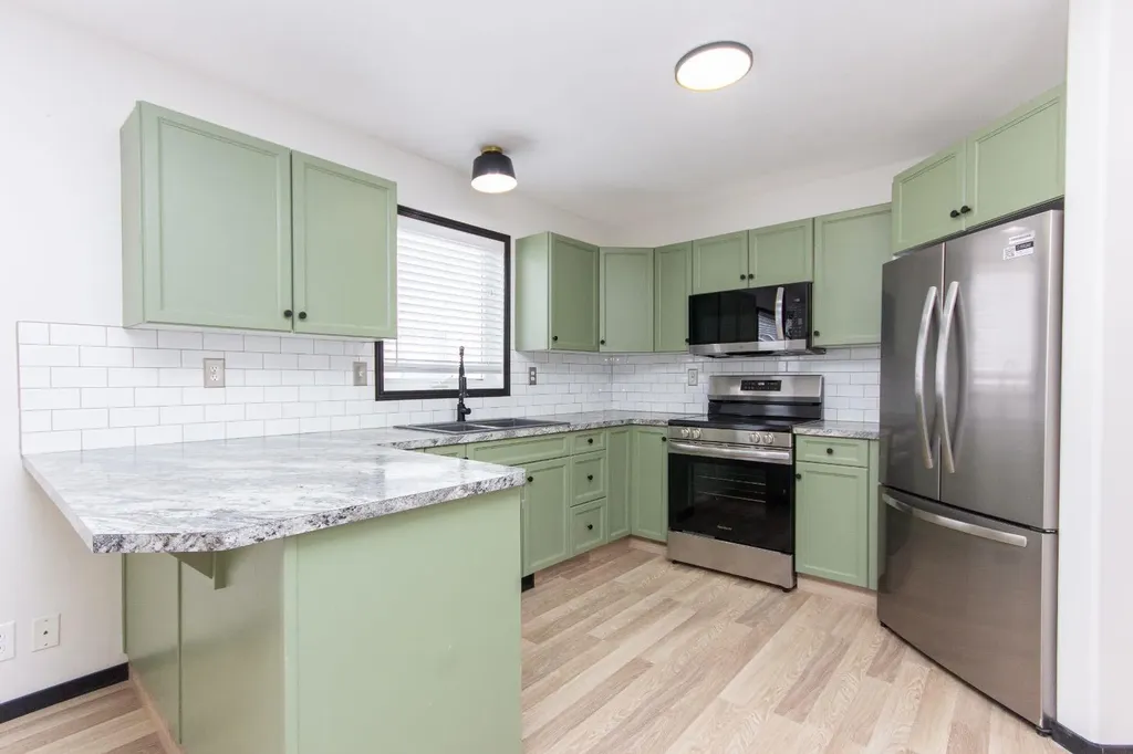 16 Johnson Close Penhold AB T0M 0R1