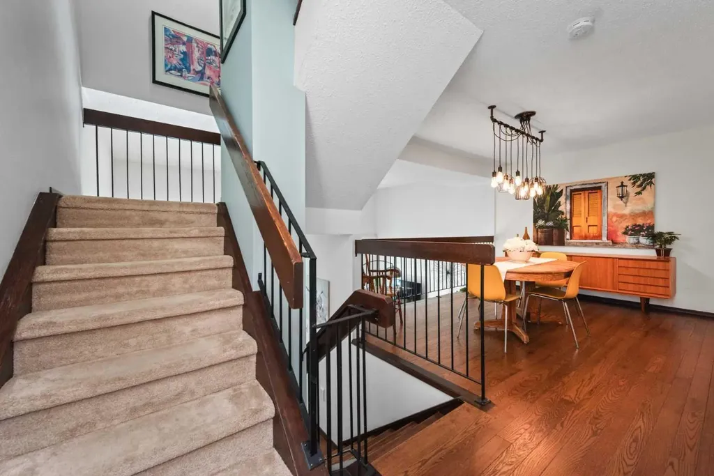 27 Silver Springs Drive NW Calgary AB T3B 4N3