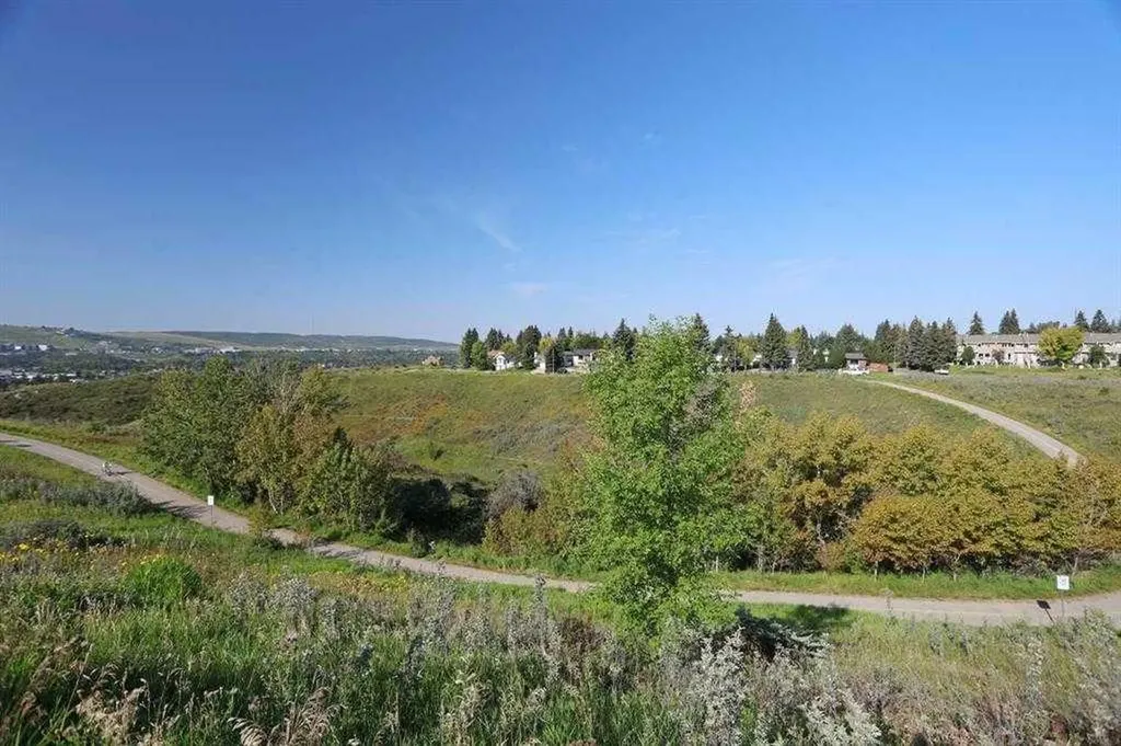 27 Silver Springs Drive NW Calgary AB T3B 4N3