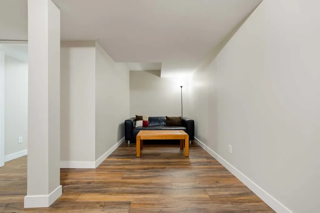 10 Trent Road W Lethbridge AB T1K 4N2