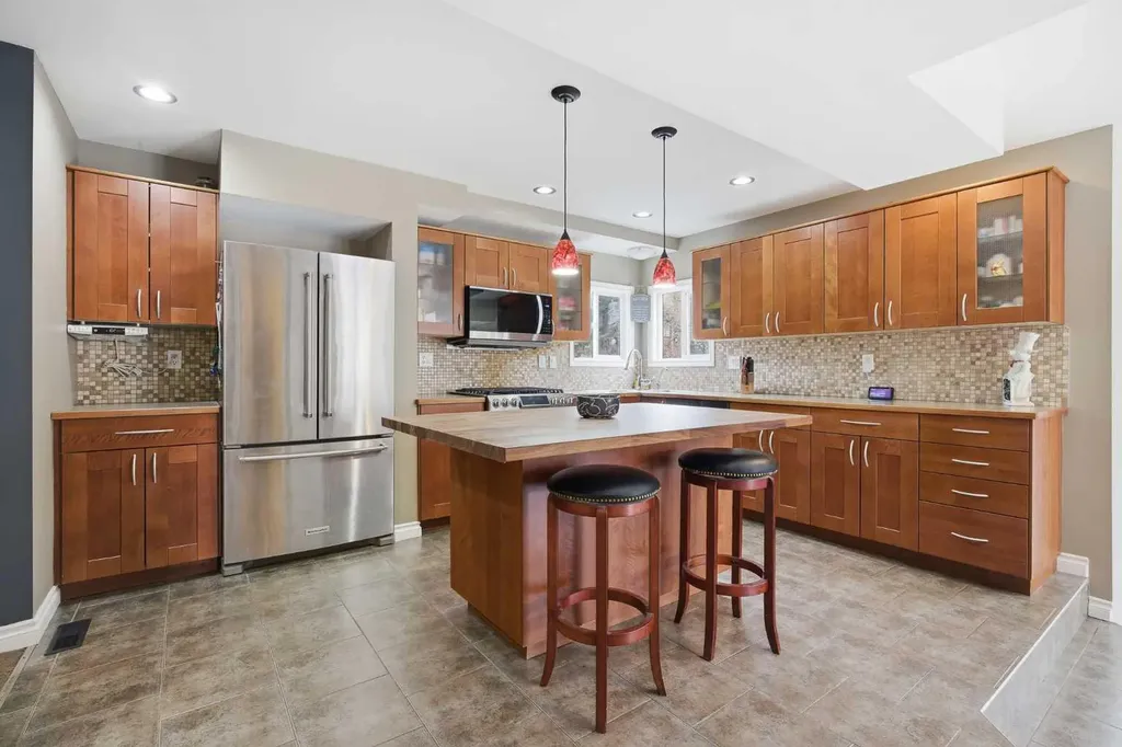 2608 Deer Side Drive SE Calgary AB T2J6A3