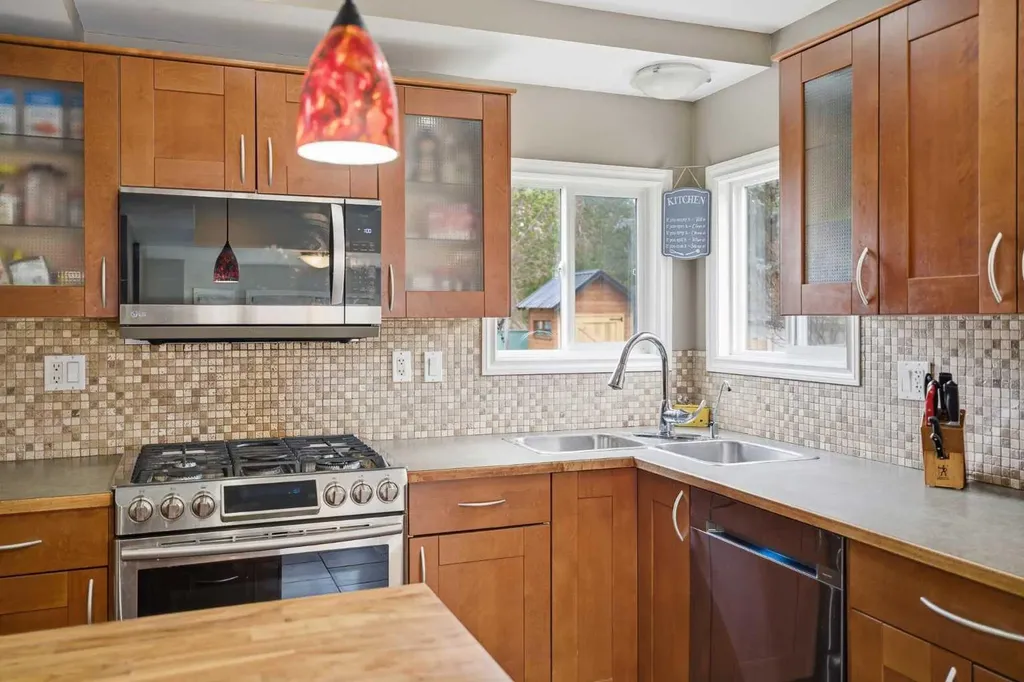 2608 Deer Side Drive SE Calgary AB T2J6A3