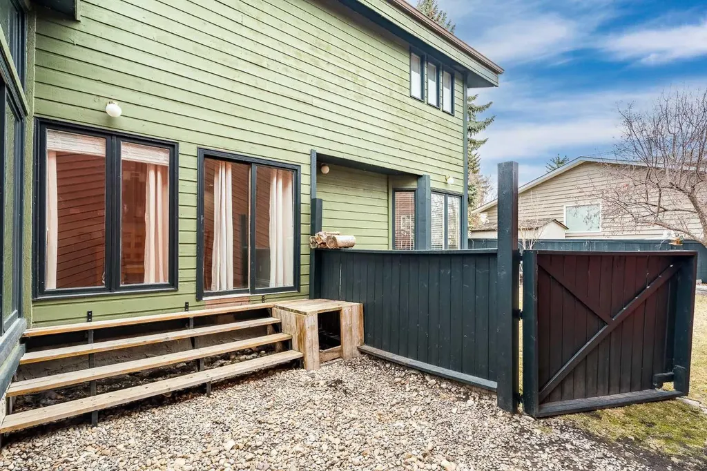 2608 Deer Side Drive SE Calgary AB T2J6A3