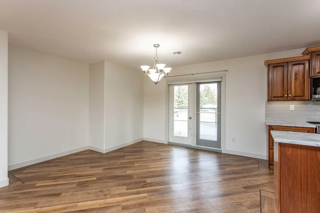 4504 45 Avenue Lacombe AB T4L1W3