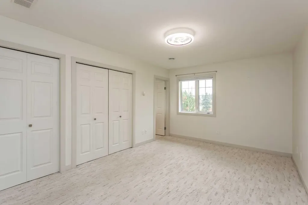 4504 45 Avenue Lacombe AB T4L1W3