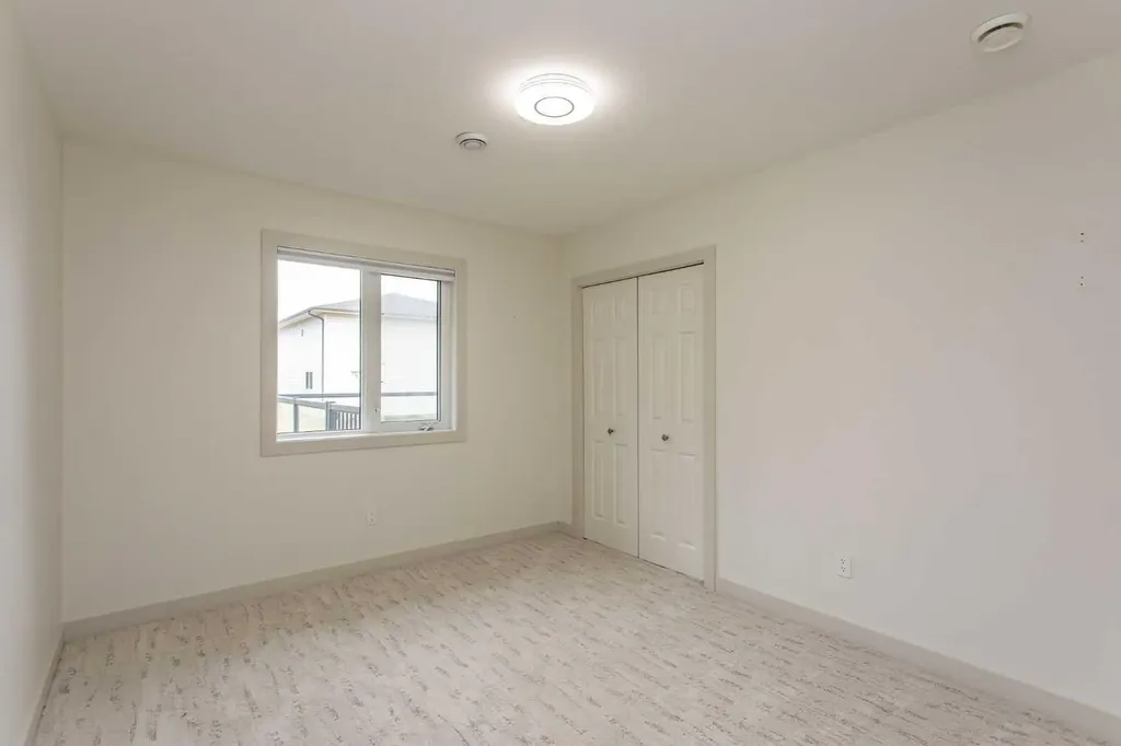 4504 45 Avenue Lacombe AB T4L1W3