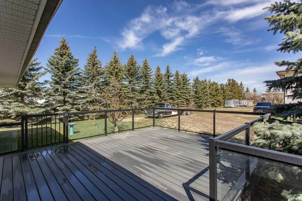 4504 45 Avenue Lacombe AB T4L1W3