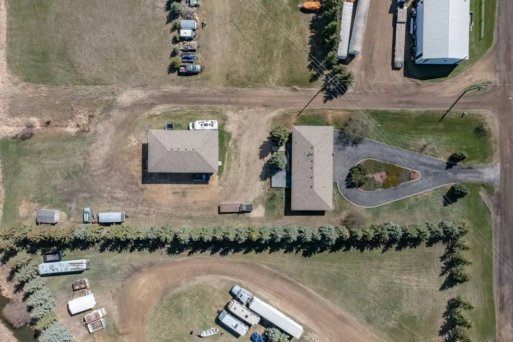 4504 45 Avenue Lacombe AB T4L1W3