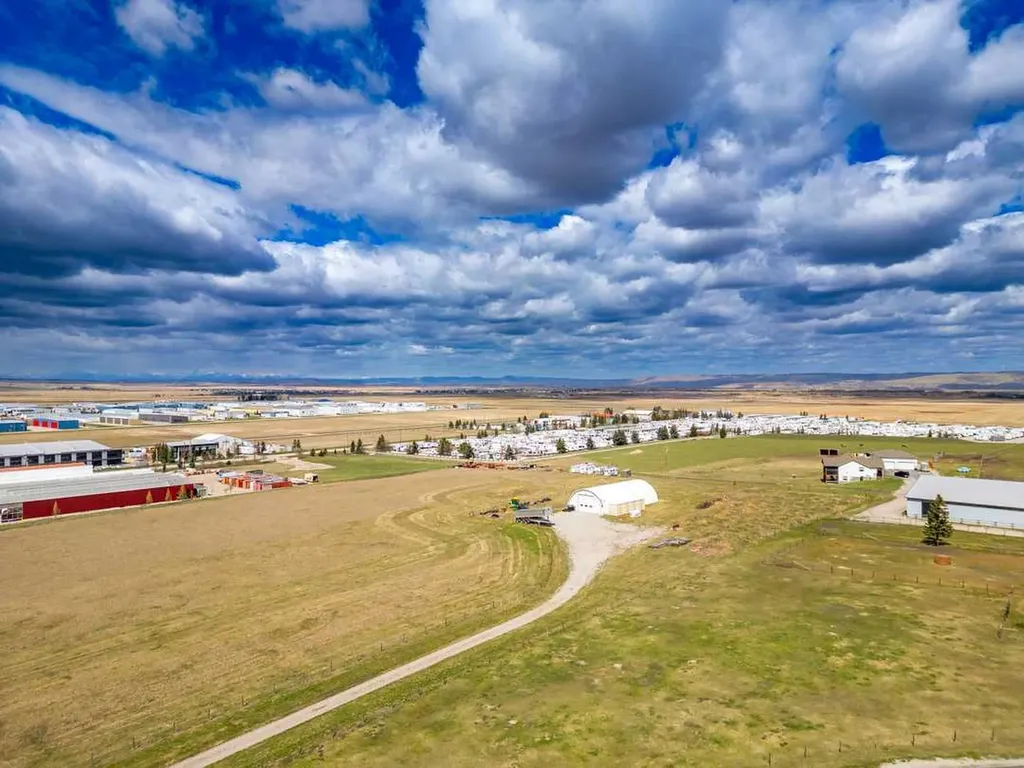 33066 Township Road 250 Rural Rocky View County AB T3Z 1L9