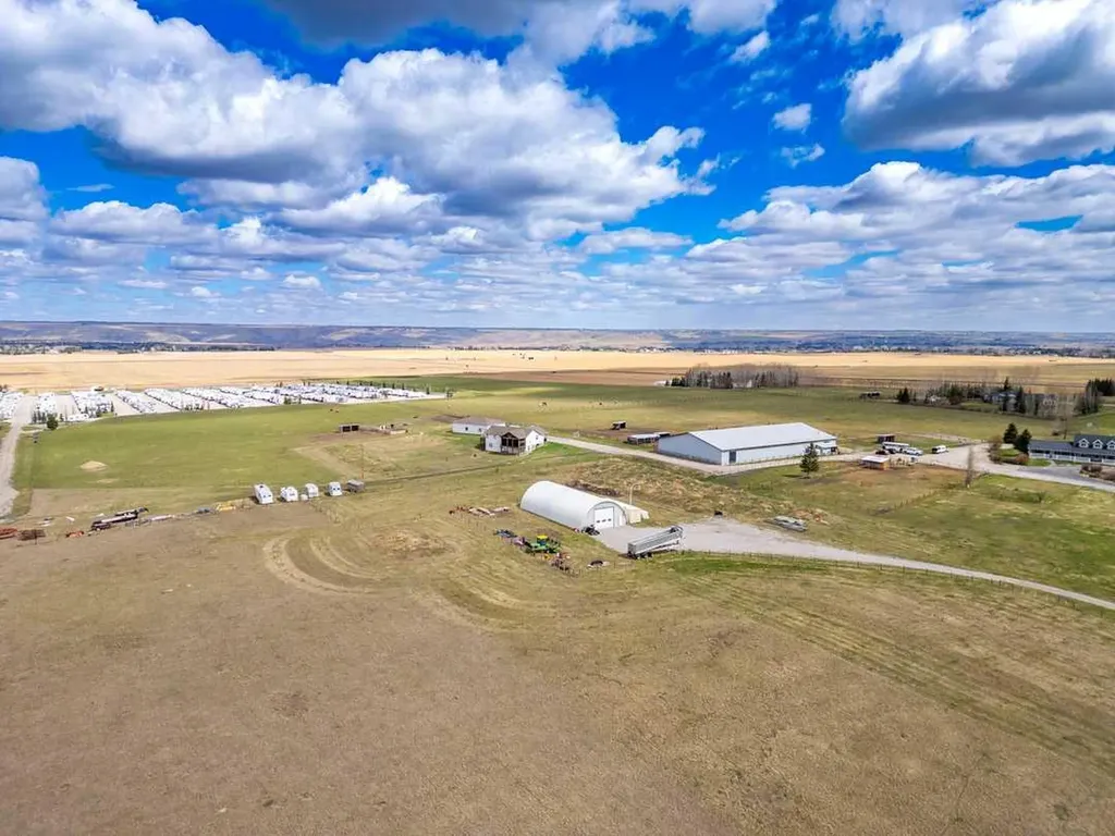 33066 Township Road 250 Rural Rocky View County AB T3Z 1L9