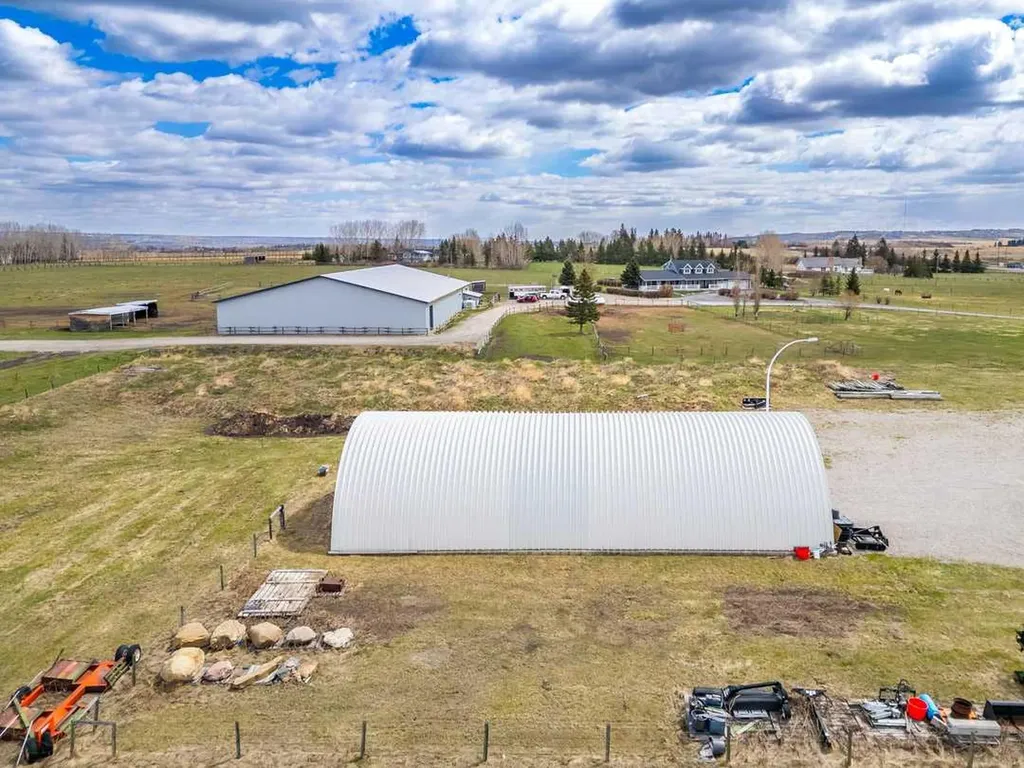 33066 Township Road 250 Rural Rocky View County AB T3Z 1L9