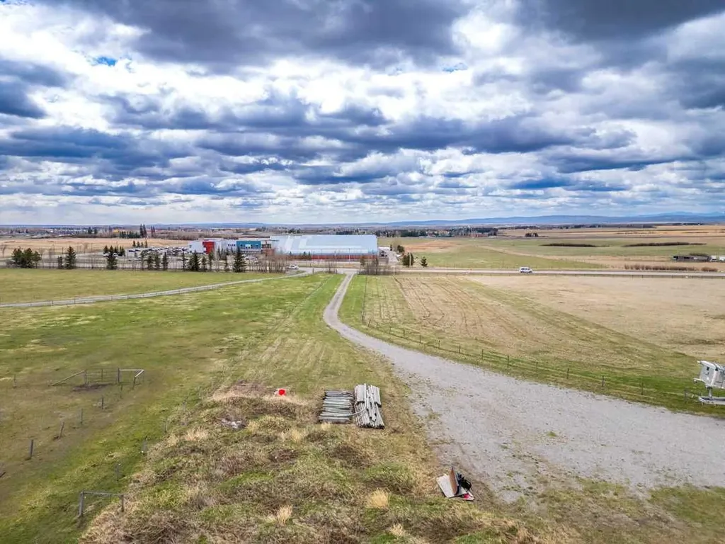33066 Township Road 250 Rural Rocky View County AB T3Z 1L9