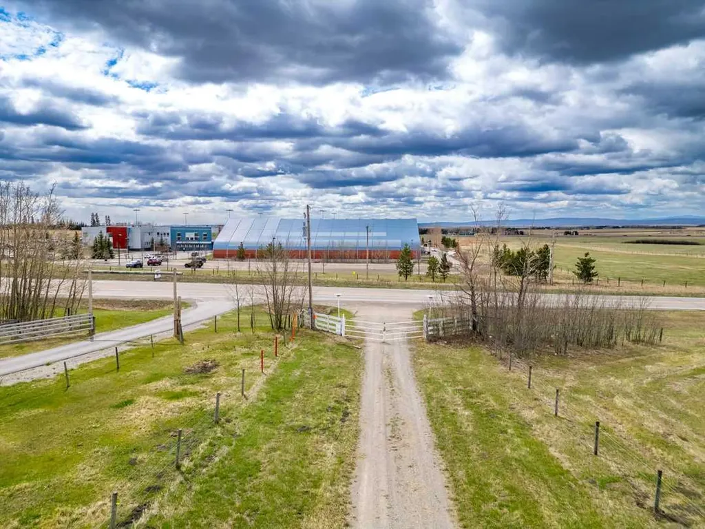 33066 Township Road 250 Rural Rocky View County AB T3Z 1L9