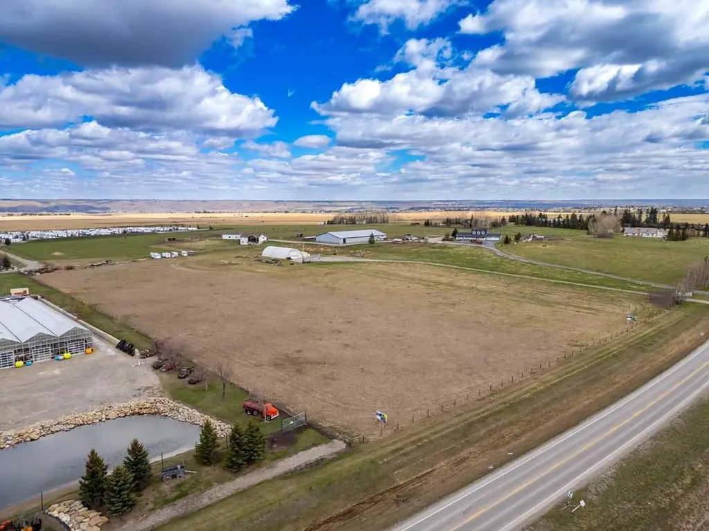 33066 Township Road 250 Rural Rocky View County AB T3Z 1L9