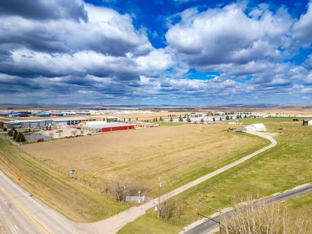 33066 Township Road 250 Rural Rocky View County AB T3Z 1L9