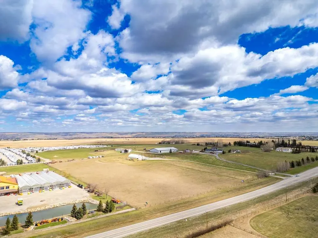 33066 Township Road 250 Rural Rocky View County AB T3Z 1L9