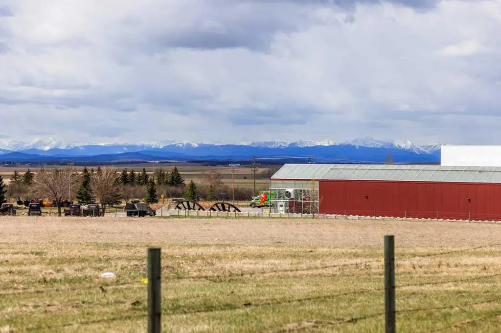 33066 Township Road 250 Rural Rocky View County AB T3Z 1L9