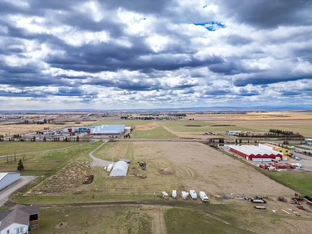 33066 Township Road 250 Rural Rocky View County AB T3Z 1L9