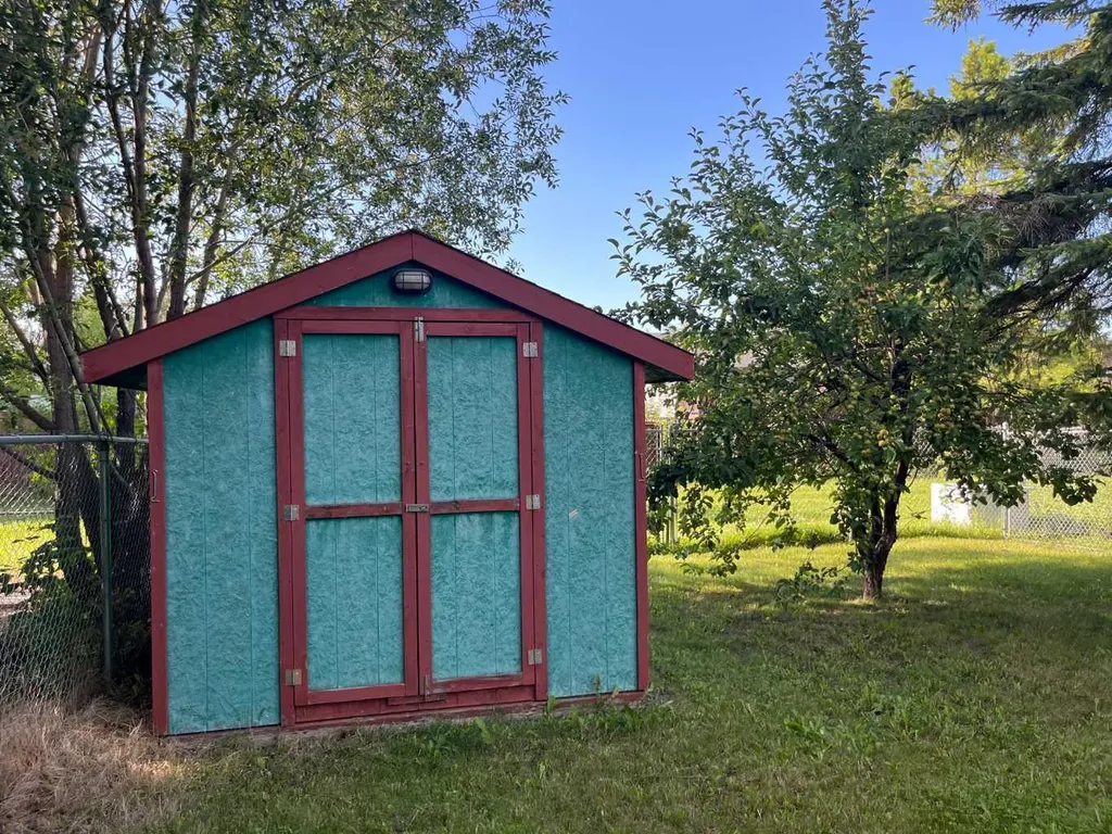 9318 70a Avenue Grande Prairie AB T8V 6C9