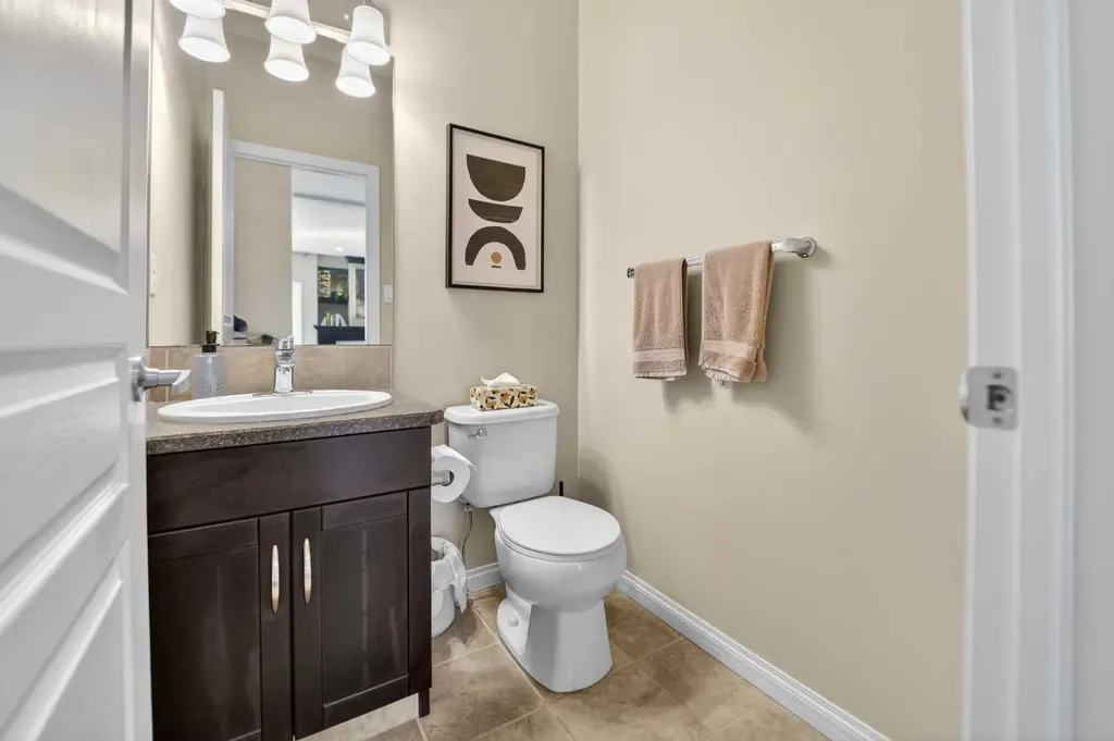 709 Twinriver Loop W Lethbridge AB T1J 5E1