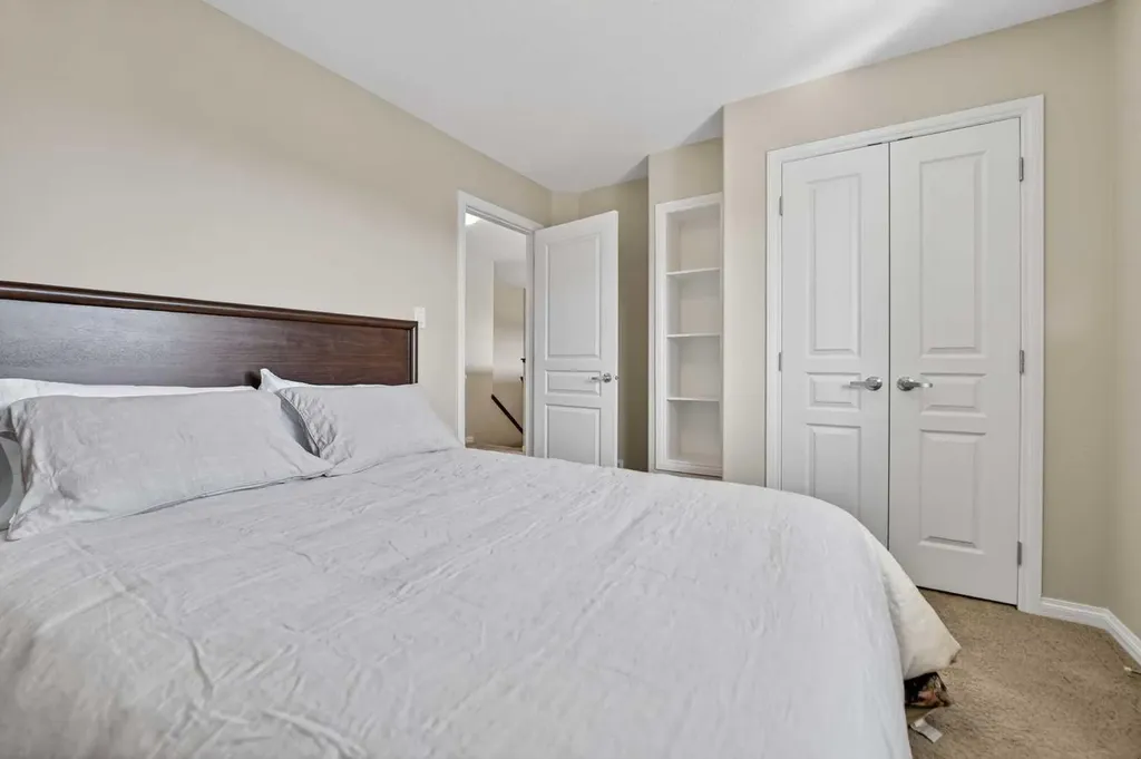 709 Twinriver Loop W Lethbridge AB T1J 5E1