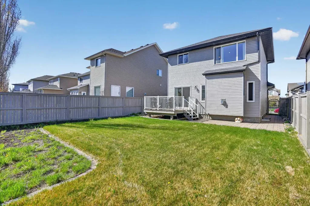 709 Twinriver Loop W Lethbridge AB T1J 5E1