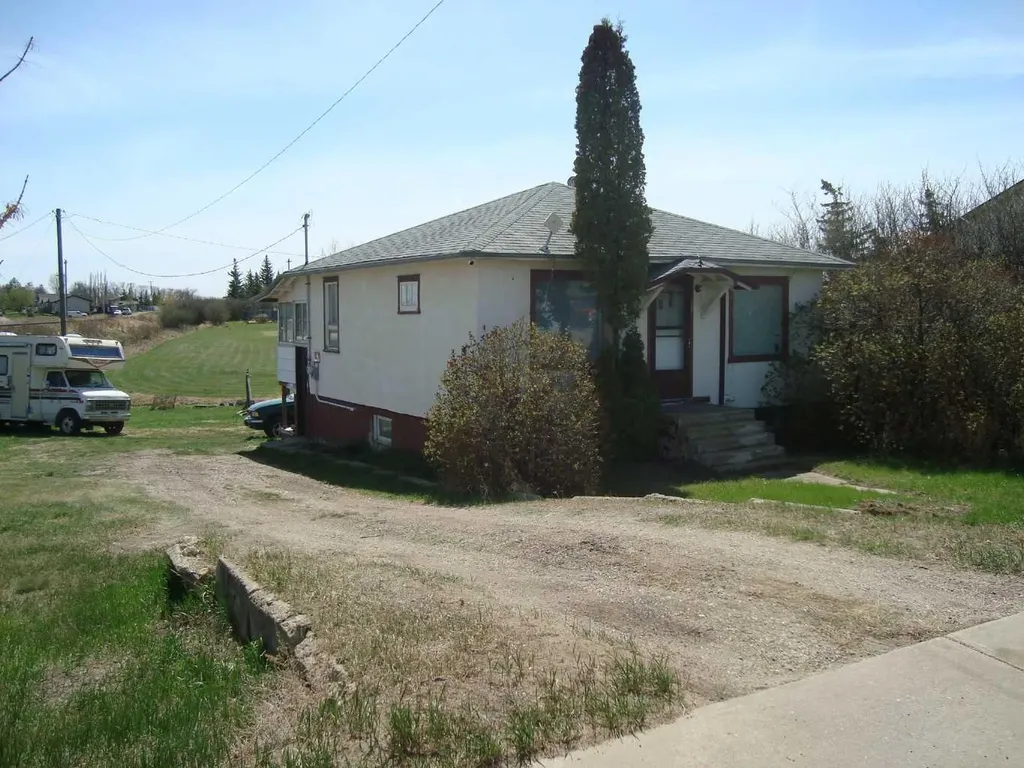 197 First Avenue Trochu AB T0M 2C0