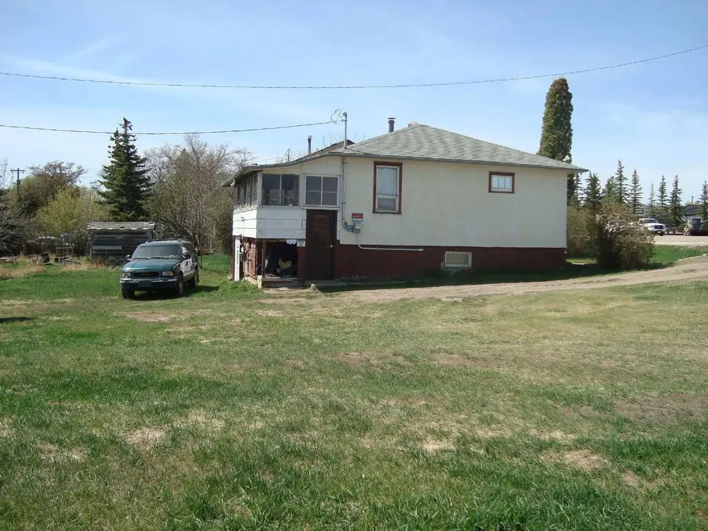 197 First Avenue Trochu AB T0M 2C0