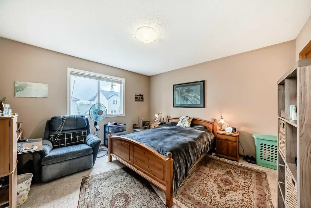 203 West Lakeview Circle Chestermere AB T1X1M5