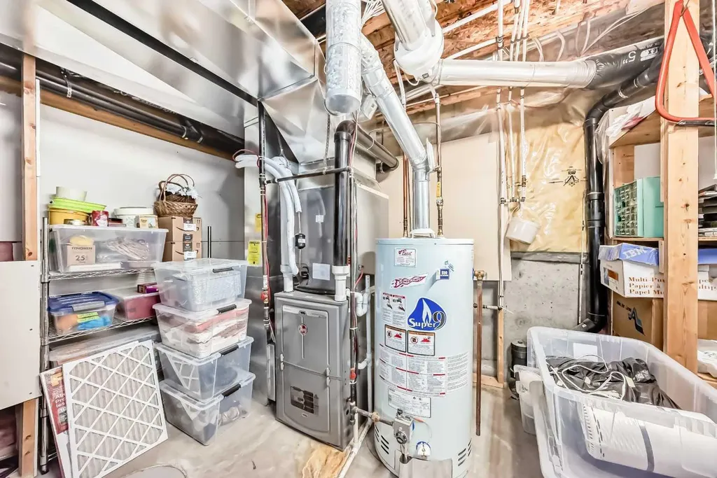 203 West Lakeview Circle Chestermere AB T1X1M5
