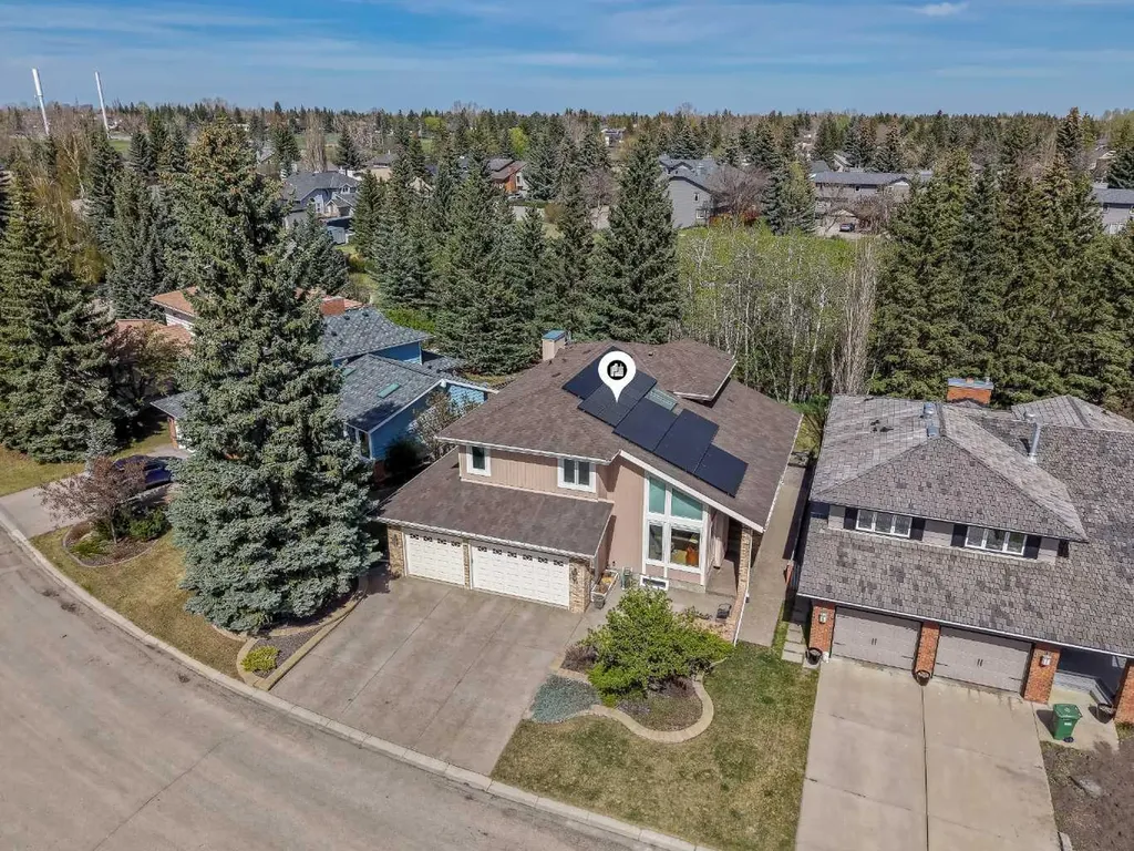 28 Woodacres Way SW Calgary AB T2W 4W3