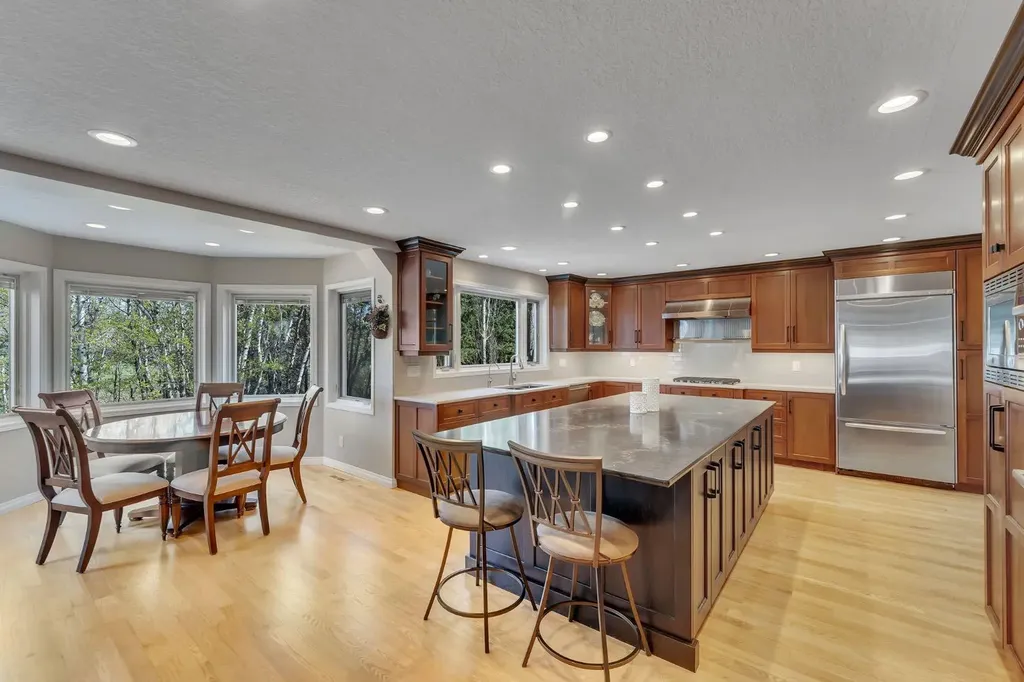 28 Woodacres Way SW Calgary AB T2W 4W3