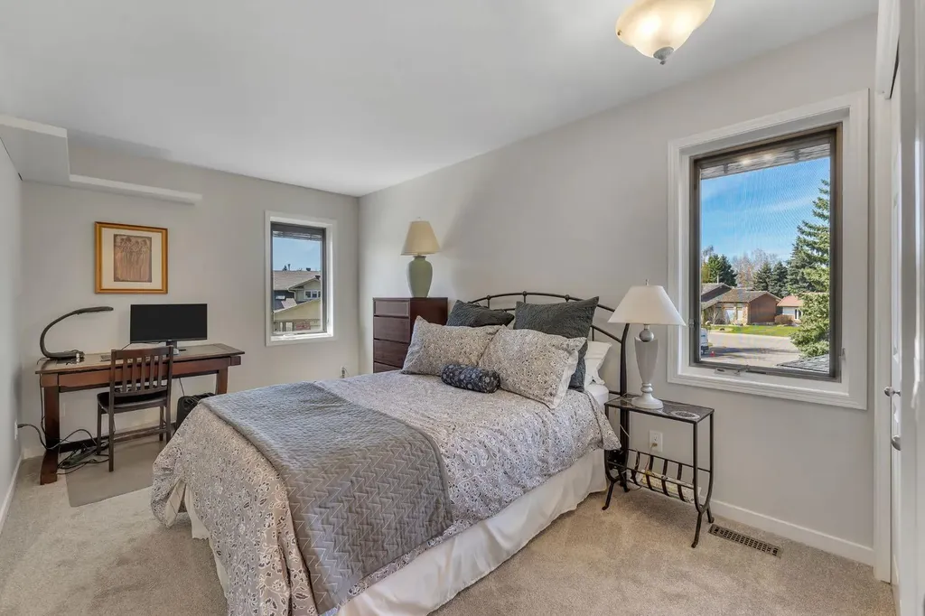 28 Woodacres Way SW Calgary AB T2W 4W3