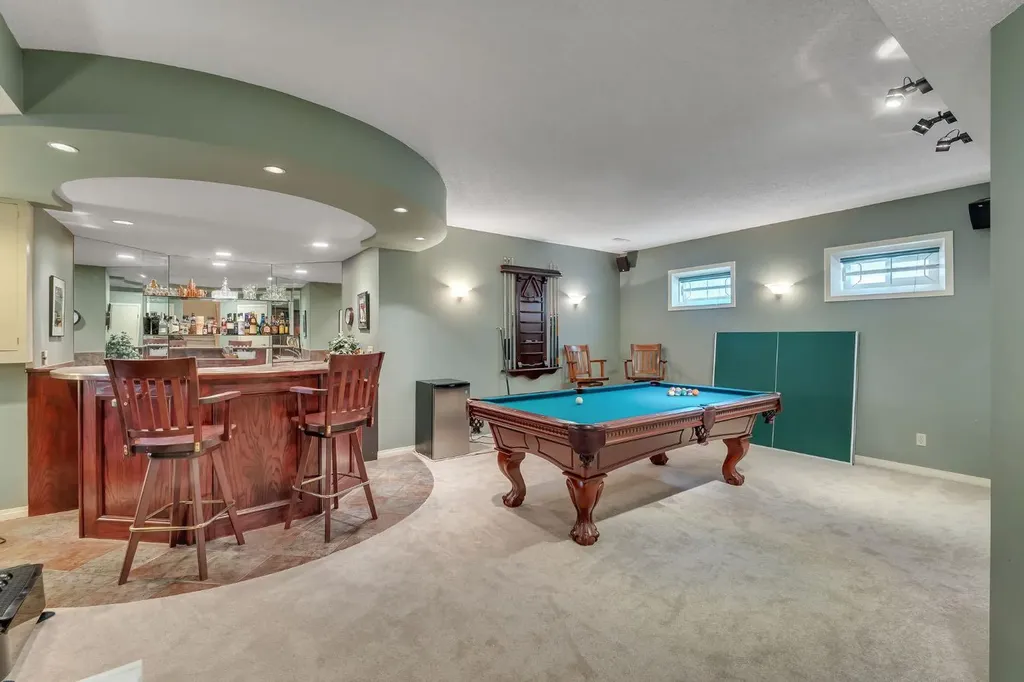 28 Woodacres Way SW Calgary AB T2W 4W3