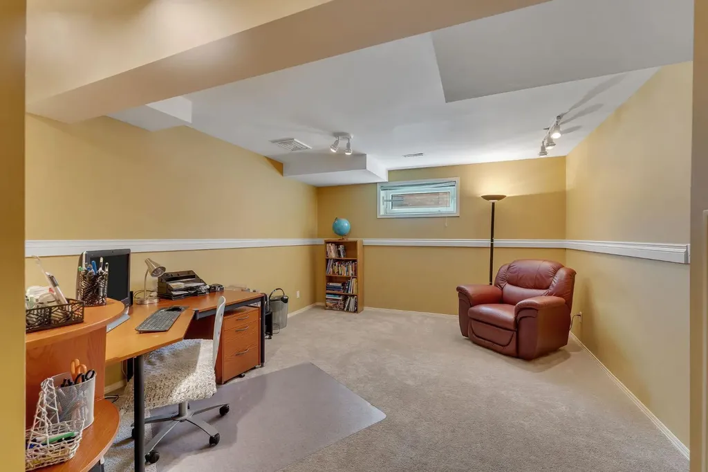 28 Woodacres Way SW Calgary AB T2W 4W3