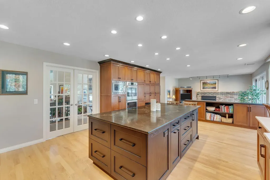 28 Woodacres Way SW Calgary AB T2W 4W3