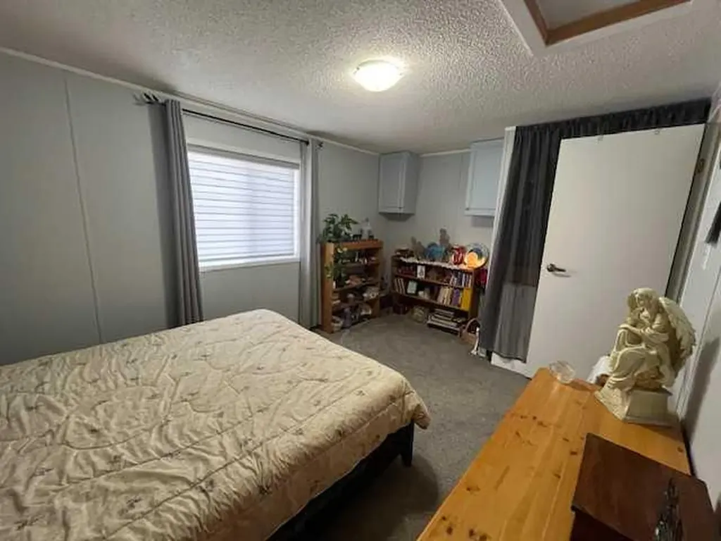 16 Main Street Edberg AB T0B 1J0