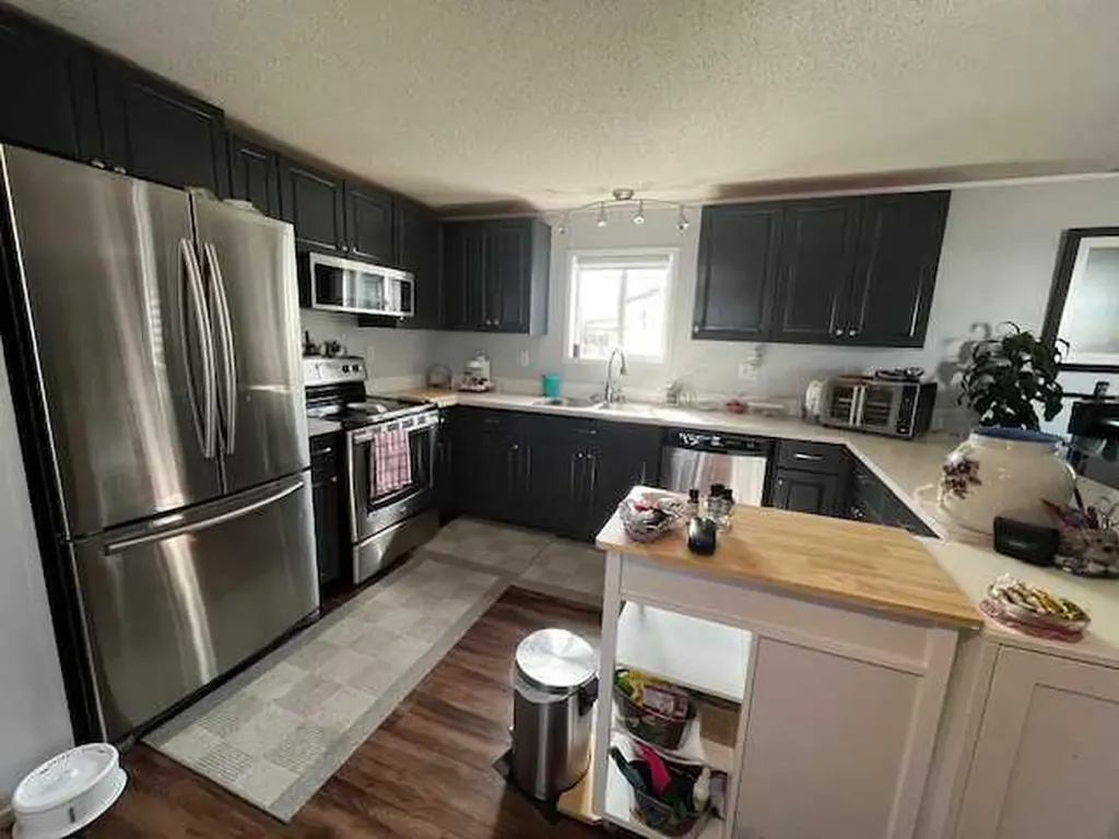 16 Main Street Edberg AB T0B 1J0