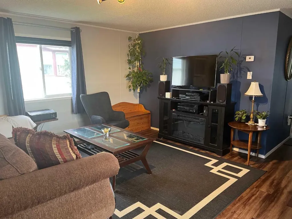 16 Main Street Edberg AB T0B 1J0