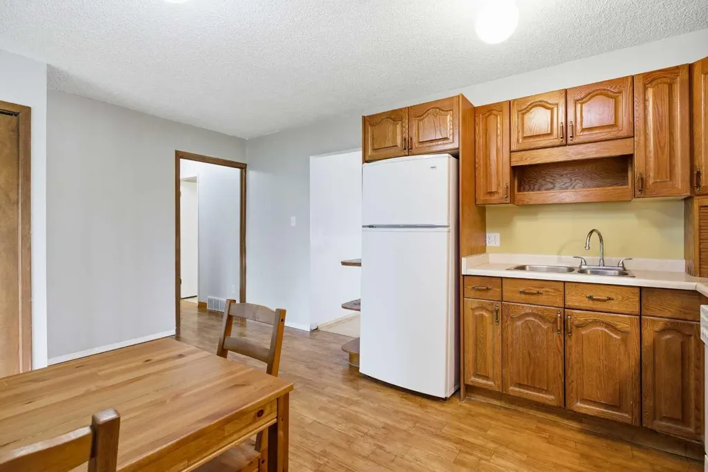 1117 Grey Avenue Crossfield AB T0M0S0